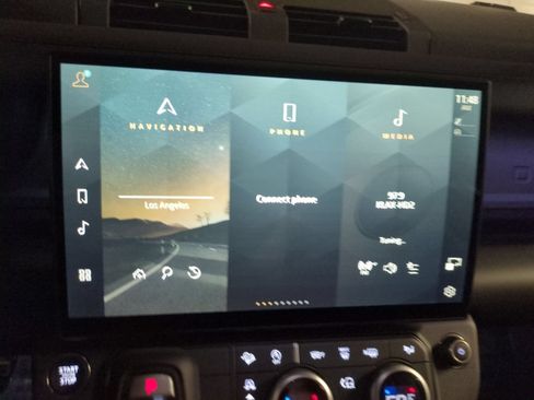 New 2026 Land Rover Defender 90 V8 AWD/4WD image 19