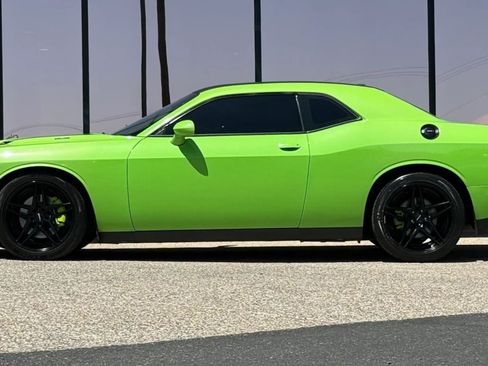 Used 2015 Dodge Challenger R/T w/ Quick Order Package 22B R/T RWD image 5