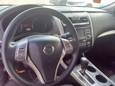 Used 2015 Nissan Altima 2.5 S w/ Power Driver Seat Package FWD image 7