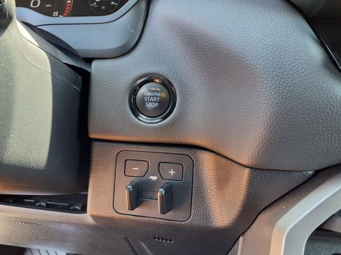 Certified 2025 Toyota Tundra Limited AWD/4WD image 28