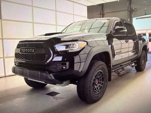 Used 2023 Toyota Tacoma TRD Pro AWD/4WD image 2