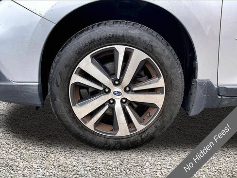 Used 2018 Subaru Outback 2.5i Limited AWD/4WD image 8