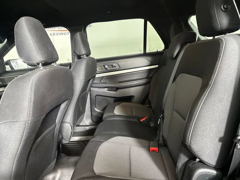 Used 2019 Ford Explorer XLT w/ Equipment Group 201A AWD/4WD image 22