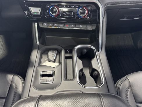 Used 2024 GMC Sierra 2500 Denali w/ Denali Reserve Package image 20