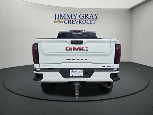 Used 2024 GMC Sierra 2500 AT4 w/ AT4 Premium Plus Package AWD/4WD image 4