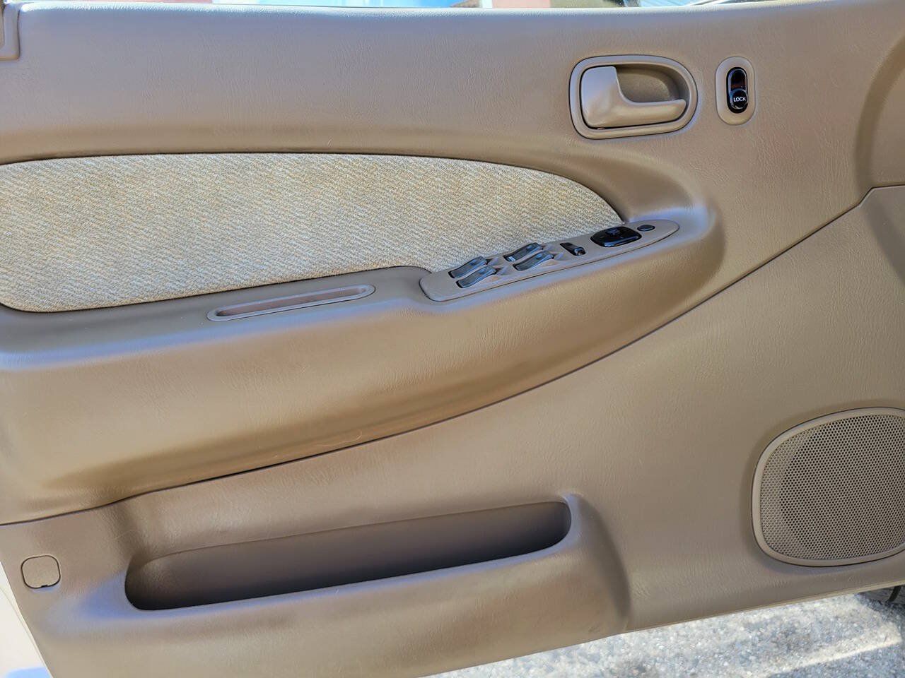 Used 1998 MAZDA Protege ES FWD image 30