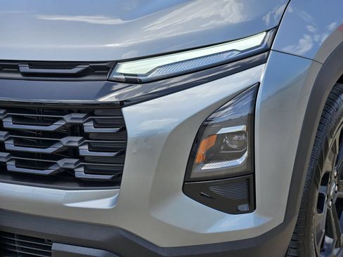 New 2027 Chevrolet Equinox LT w/ Convenience Package II FWD image 11