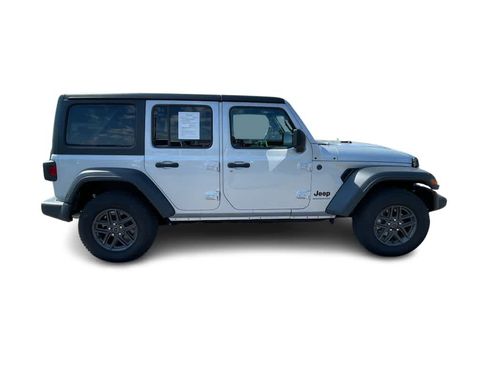 Used 2024 Jeep Wrangler Unlimited Sport AWD/4WD image 4