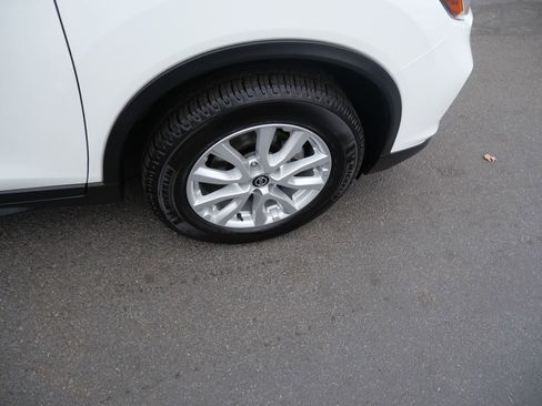 Used 2020 Nissan Rogue S w/ Special Edition Package image 34