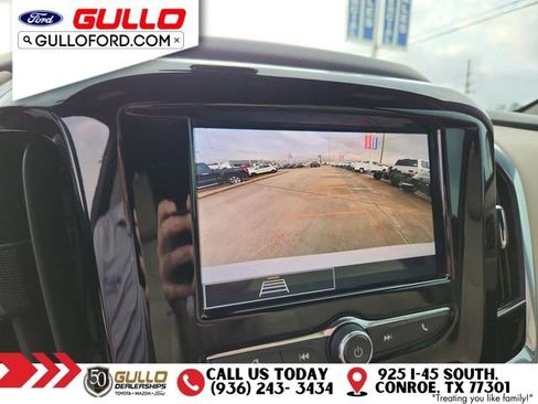 Used 2023 Chevrolet Traverse LS FWD image 25