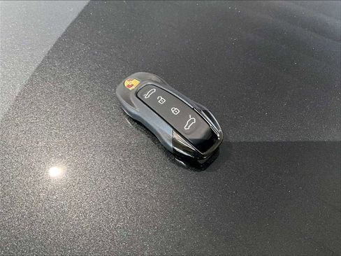 New 2026 Porsche Macan GTS Electric image 20