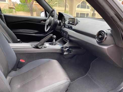 Used 2016 MAZDA MX-5 Miata Sport RWD image 41