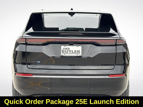Used 2024 Jeep Wagoneer Launch Edition AWD/4WD image 6