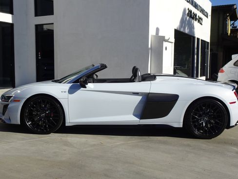 Used 2020 Audi R8 V10 w/ Carbon Exterior Package image 4