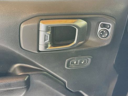 Used 2023 Jeep Wrangler Unlimited AWD/4WD image 19