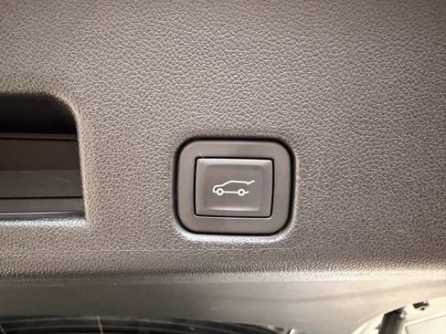 Used 2024 GMC Acadia AT4 image 11