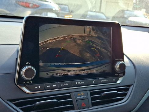 Used 2022 Nissan Altima 2.5 SV image 17