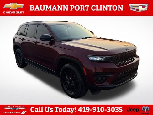 Used 2024 Jeep Grand Cherokee Altitude AWD/4WD image 1
