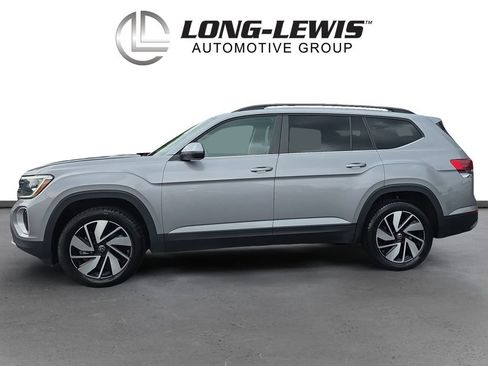 Certified 2025 Volkswagen Atlas SE FWD image 2