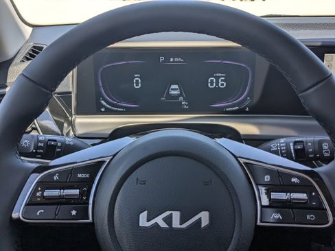 New 2026 Kia Seltos S FWD image 32