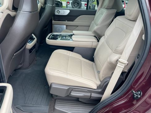 Used 2023 Lincoln Navigator Reserve AWD/4WD image 17