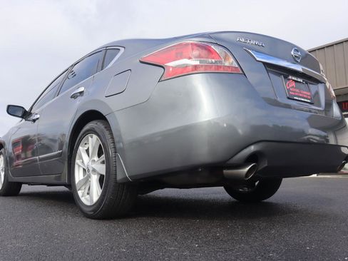 Used 2015 Nissan Altima 2.5 SV FWD image 19