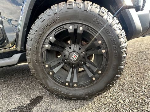 Used 2018 Jeep Wrangler Unlimited Sahara w/ Dual Top Group AWD/4WD image 36