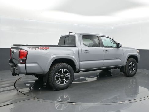 Used 2018 Toyota Tacoma TRD Sport image 22
