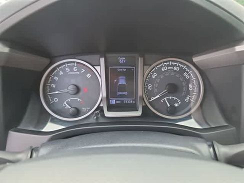 Used 2017 Toyota Tacoma SR5 w/ Tow Package AWD/4WD image 31
