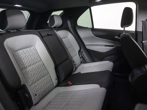 Used 2023 Chevrolet Equinox LT image 30