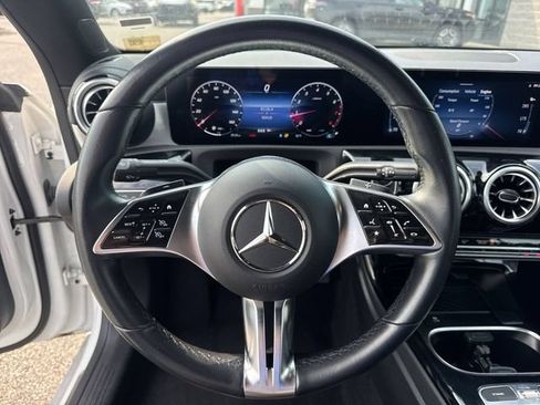 Used 2025 Mercedes-Benz CLA 250 image 17