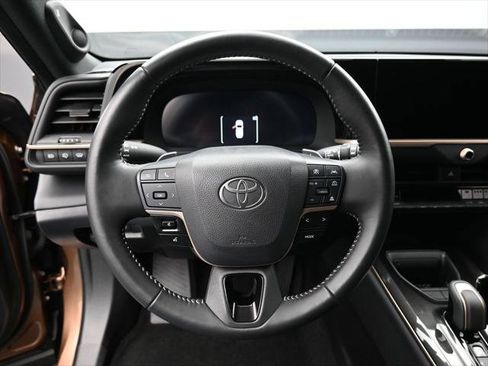Certified 2025 Toyota Crown Signia AWD/4WD image 20
