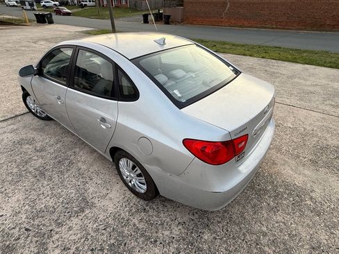 Used 2010 Hyundai Elantra GLS FWD image 9