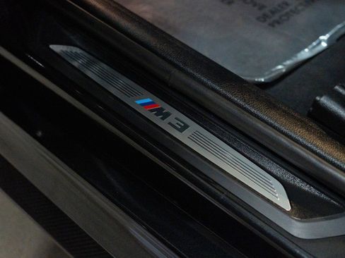 Used 2018 BMW M3 image 25