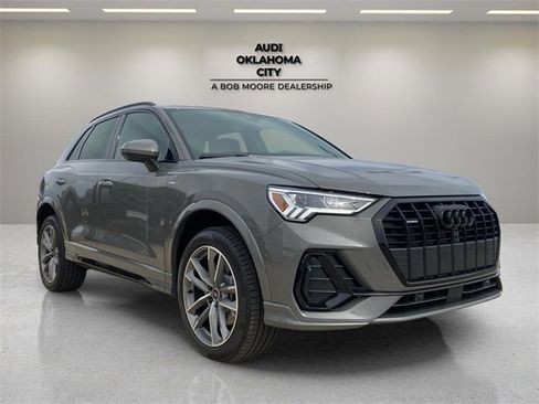 Used 2025 Audi Q3 2.0T Premium w/ Convenience Package image 3