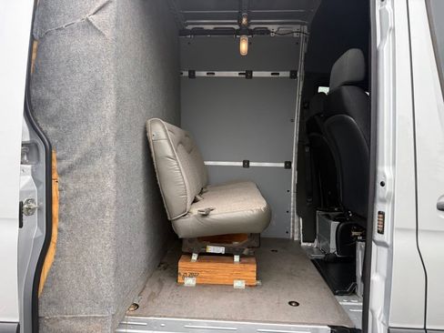 Used 2021 Mercedes-Benz Sprinter 2500 image 12