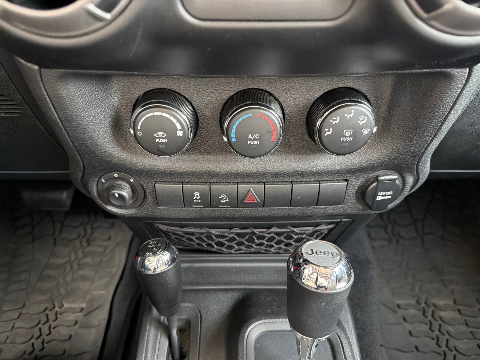 Used 2017 Jeep Wrangler Unlimited Sport AWD/4WD image 17