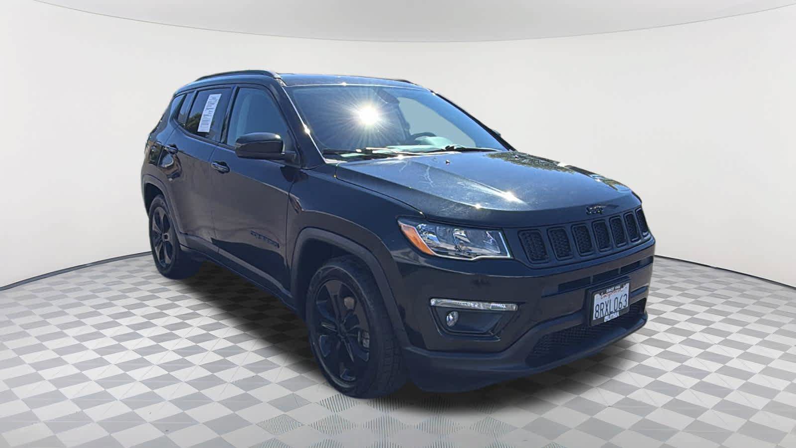 Used 2020 Jeep Compass Latitude FWD image 3