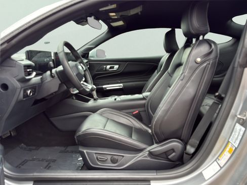 Used 2026 Ford Mustang Premium RWD image 15