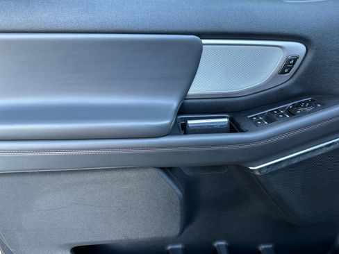 Certified 2025 Ford Expedition Active image 11