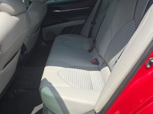 Used 2021 Toyota Camry SE FWD image 19