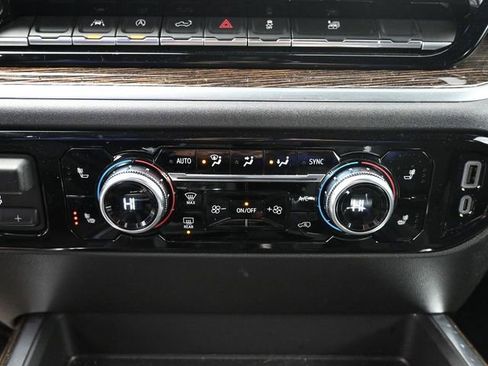 Used 2025 GMC Sierra 1500 Elevation w/ Preferred Package image 28