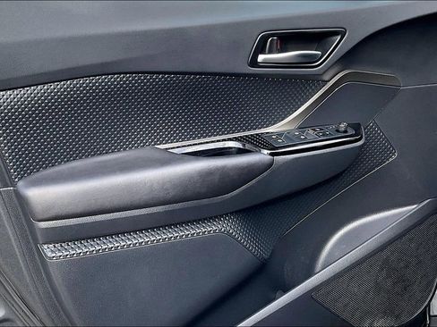 Used 2019 Toyota C-HR XLE image 22