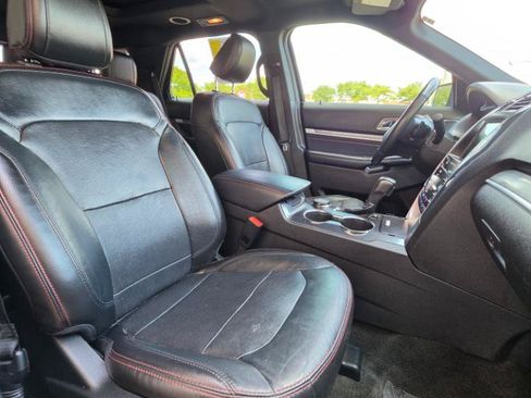 Used 2018 Ford Explorer Sport w/ Equipment Group 401A AWD/4WD image 15
