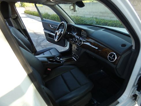 Used 2015 Mercedes-Benz GLK 350 2WD image 24