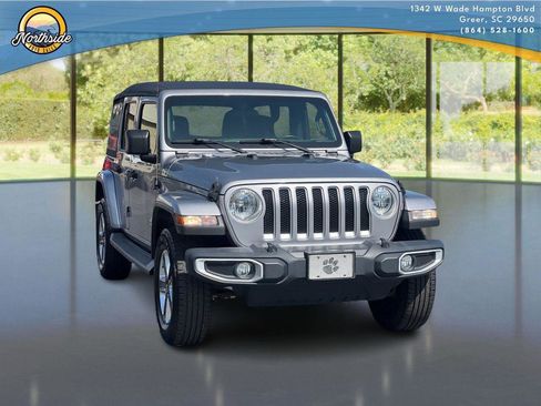 Used 2019 Jeep Wrangler Unlimited Sahara AWD/4WD image 4