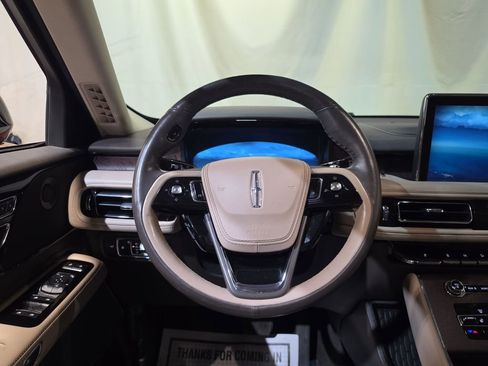 Used 2020 Lincoln Aviator Reserve w/ Elements Package Plus AWD/4WD image 11