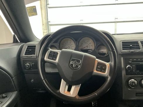 Used 2012 Dodge Challenger R/T image 7