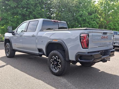 Used 2024 GMC Sierra 2500 AT4X AWD/4WD image 3