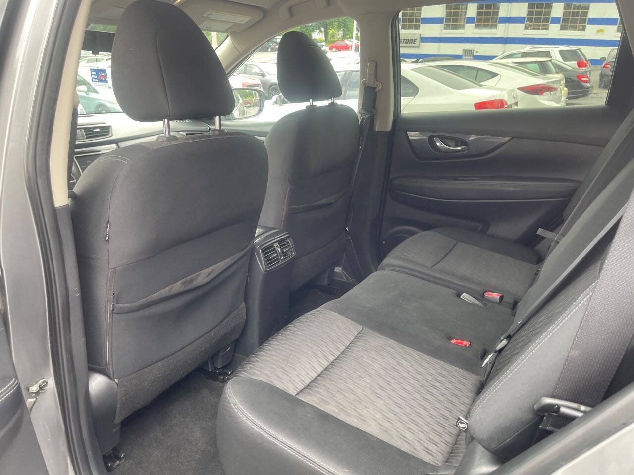 Used 2018 Nissan Rogue SV AWD/4WD image 22
